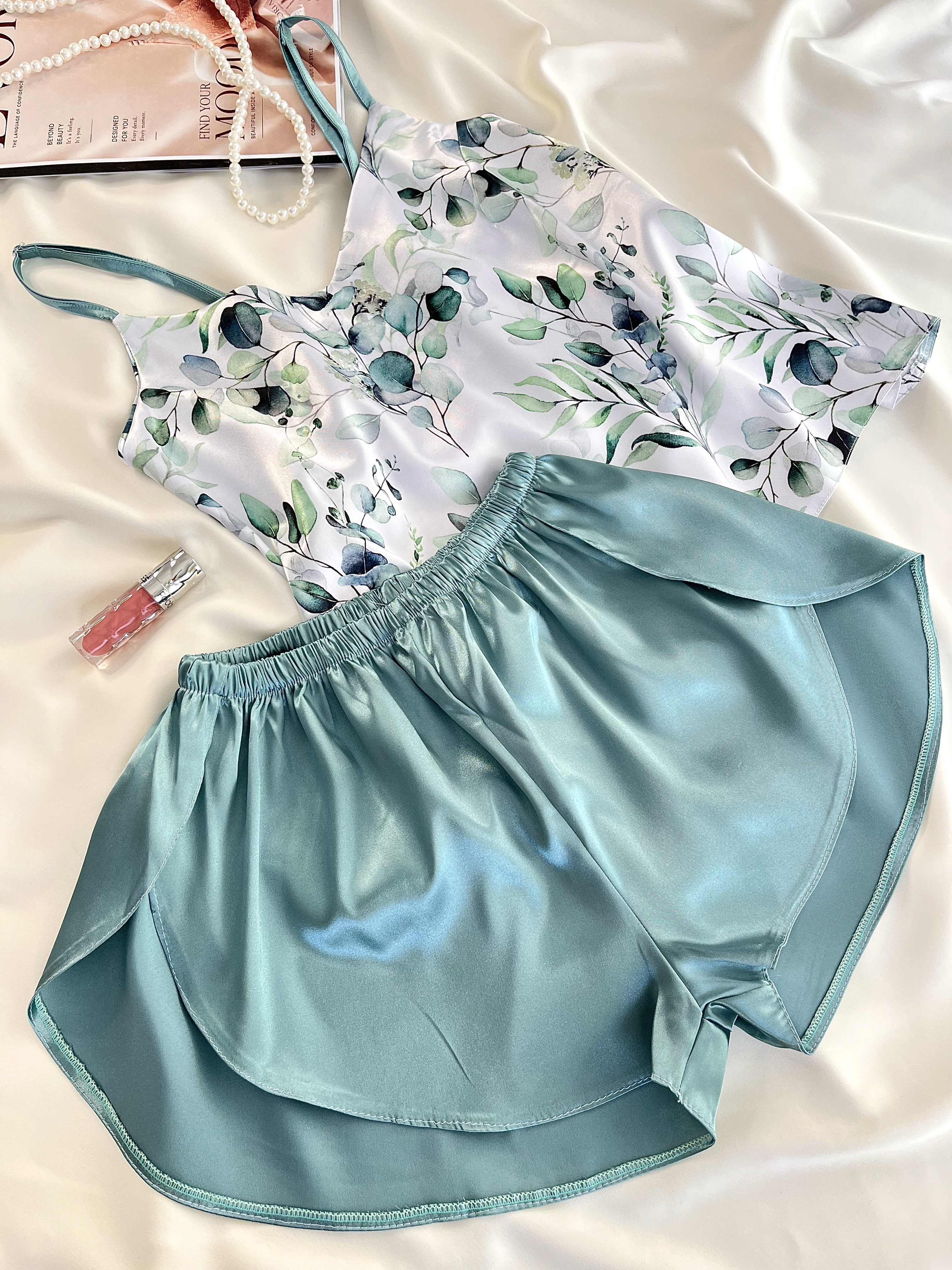 لباس خواب...